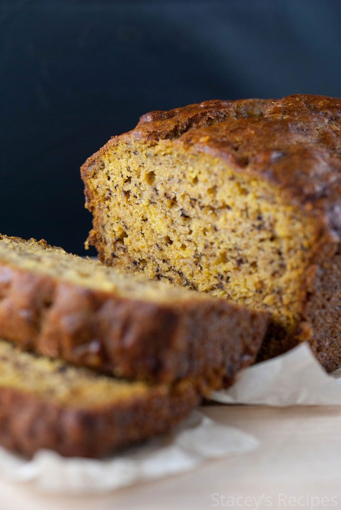 Banana loaf packed with pumpkin - a bread you'll want to make again and again this fall. | www.staceysrecipes.com